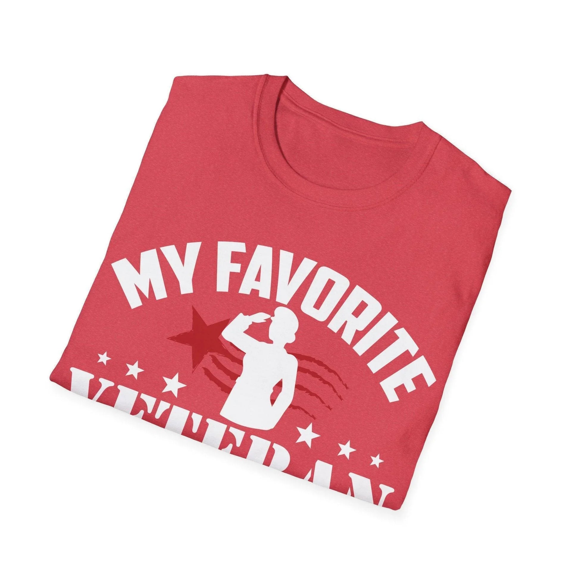 Close-up of the soft cotton fabric and reinforced stitching at the neckline of the unisex Mom Veteran T-shirt in heather