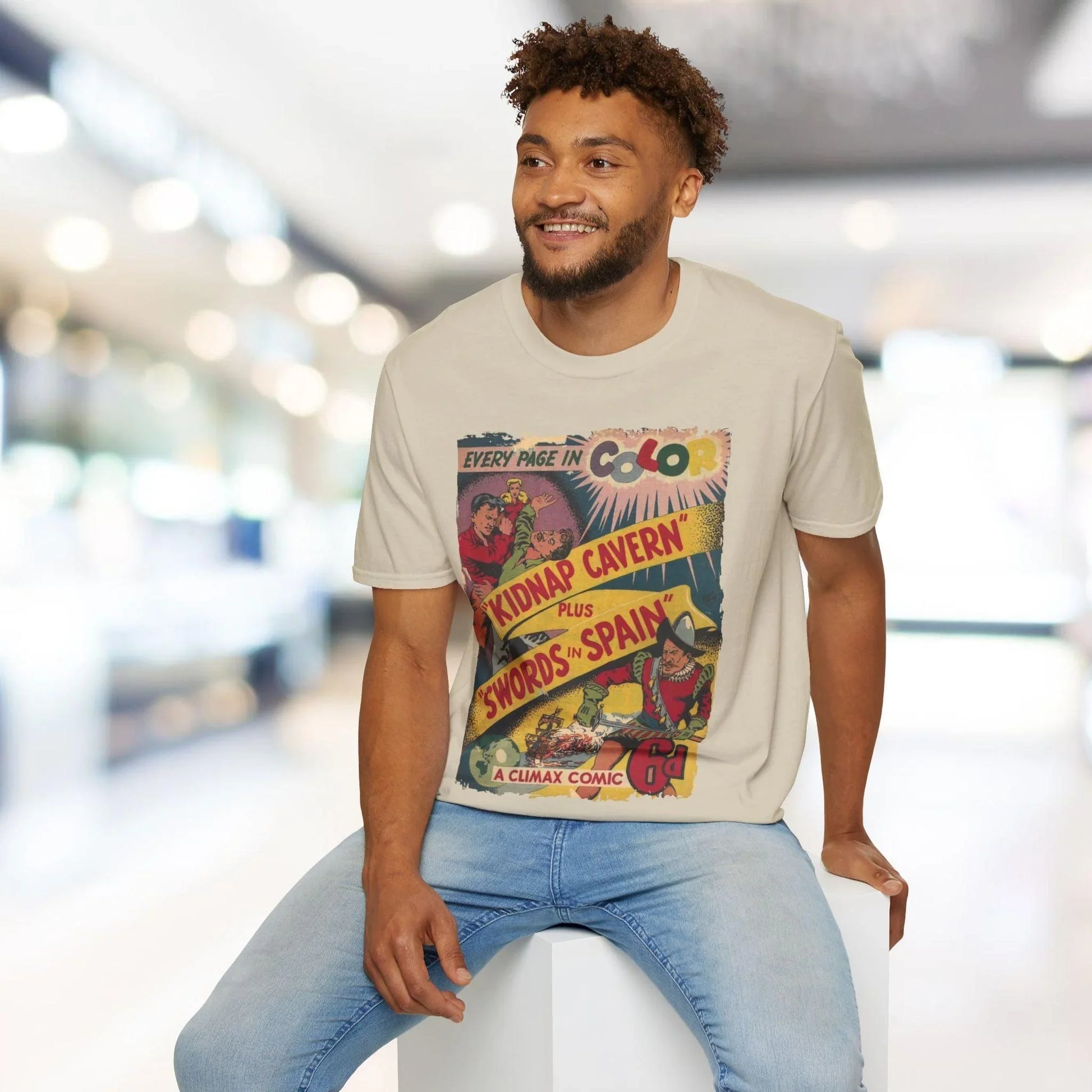 Close-up of the Climax Color No.1 T-shirt’s collar stitching and soft cotton fabric detail from a slightly angled front view.