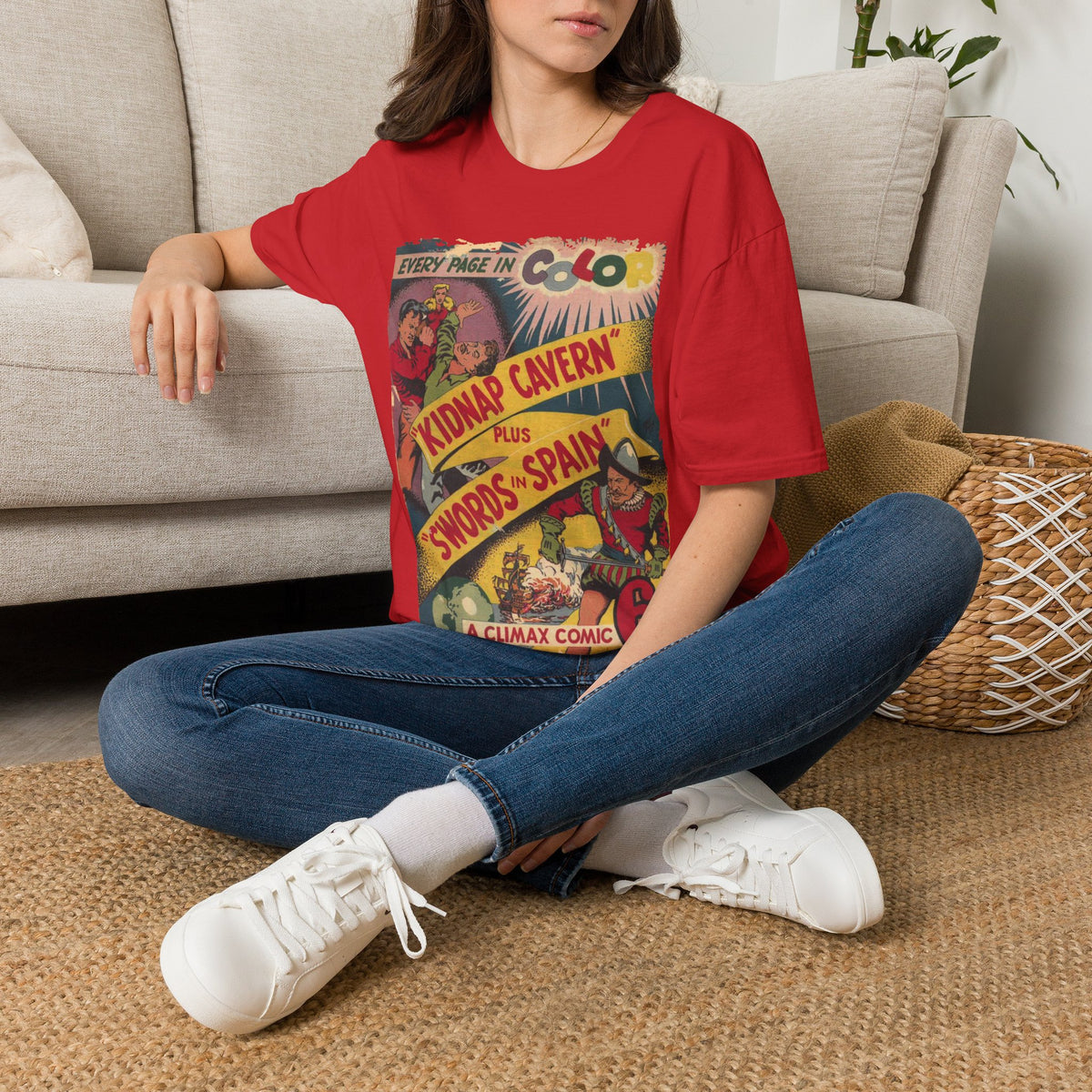 Close-up of the Climax Color No.1 T-shirt neckline highlighting the smooth crewneck stitching and soft cotton fabric texture.